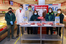 Ministro Valenzuela llama a comprar carne en establecimientos legales