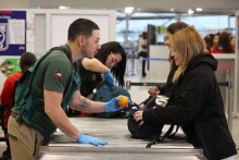 Vacaciones de invierno: SAG intensifica controles en el aeropuerto para prevenir ingreso de plagas y enfermedades al país