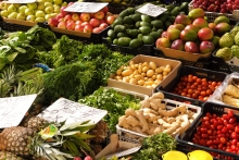 SAG RM decomisa casi 700 kilos de frutas y verduras en La Vega Central